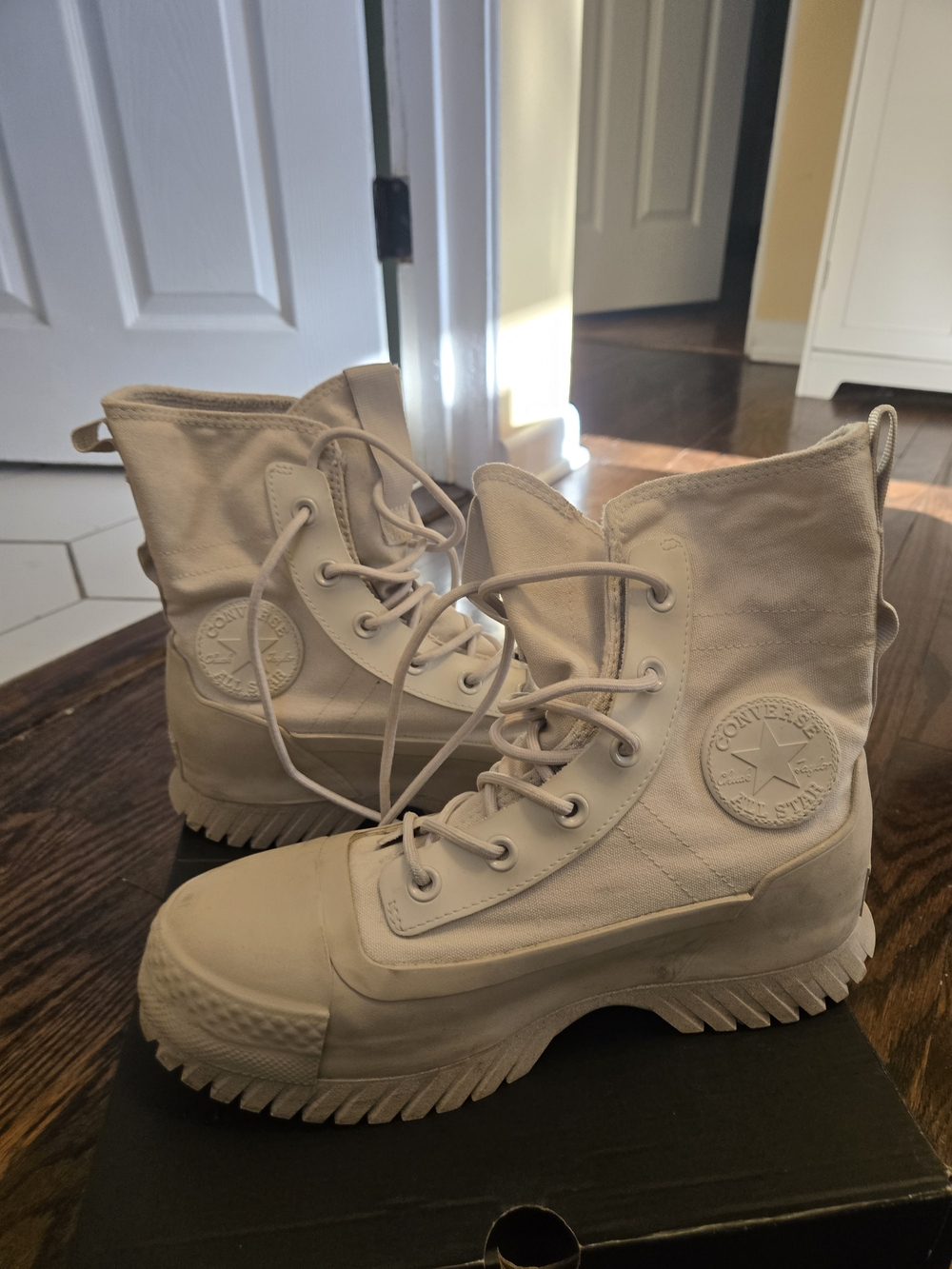 Converse Women's Lugged Canvas High-Top Boot in Cream